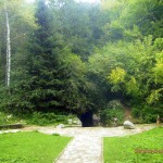 Пещера Леденика